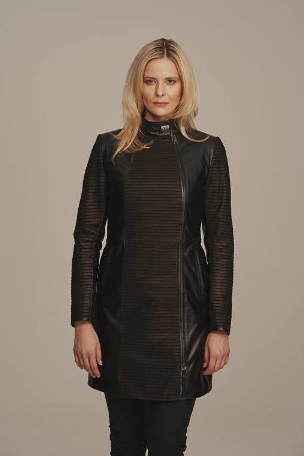 Damen Ledermantel mit Stehkragen und Reißverschluss, schwarz, 100% Lammleder
